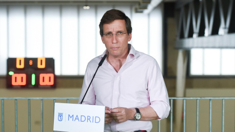 El alcalde de Madrid, José Luis Martínez-Almeida, durante la inauguración del pabellón de vóley playa del Centro Deportivo Municipal Cerro Almodóvar, a 23 de junio de 2025, en Madrid (España). El alcalde de Madrid, José Luis Martínez-Almeida, durante la inauguración del pabellón de vóley playa del Centro Deportivo Municipal Cerro Almodóvar, a 23 de junio de 2025, en Madrid (España).
