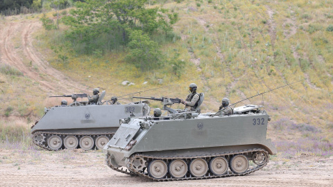 Tanques militares de la Brigada 'Guadarrama' XII, en la base militar El Goloso.