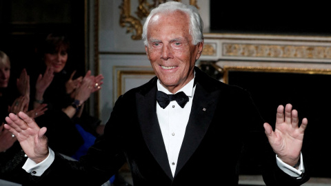 Foto de archivo del diseñador italiano Giorgio Armani, en la presentación de su colección primavera/verano 2019 en París.