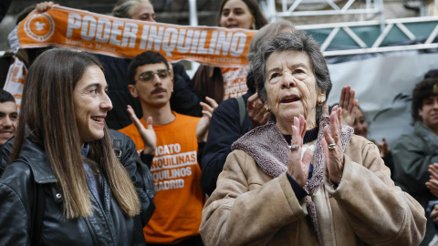 Maricarmen, tras ser paralizado su desahucio en Madrid.