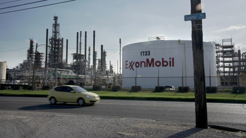 Vista de una refinería de ExxonMobil en Baton Rouge (Louisiana, EEUU).