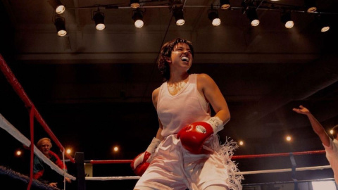 Sydney Sweeney caracterizada como Christy Martin.