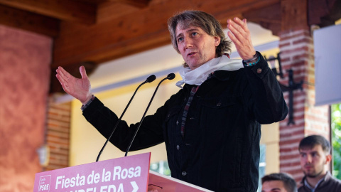 El secretario general del PSCyL, Carlos Martínez, participa en la Fiesta de La Rosa del PSOE, en el restaurante Royfe, a 2 de noviembre de 2025, en Candeleda, Ávila El secretario general del PSCyL, Carlos Martínez, participa en la Fiesta de La Rosa del PSOE, en el restaurante Royfe, a 2 de noviembre de 2025, en Candeleda, Ávila