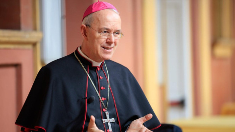 El obispo Athanasius Schneider en una imagen publicada en su página web.