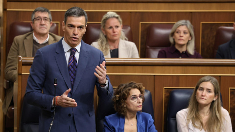 El presidente del Gobierno, Pedro Sánchez, interviene durante una sesión de control al Gobierno, en el Congreso de los Diputados, a 18 de marzo de 2026