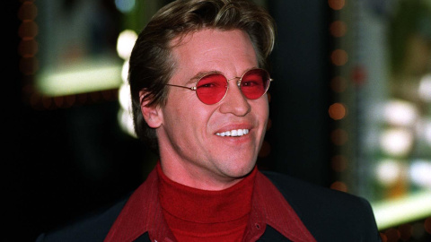 (Foto de ARCHIVO)FILED - 14 April 1997, United Kingdom, London: American actor Val Kilmer arrives for the European Gala Charity Premiere of The Saint at the Empire Cinema. Kilmer has died at the age of 65, his daughter said. Photo: Rebecca Naden/PA Wire/dpa14/4/1997 ONLY FOR USE IN SPAIN