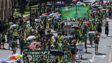 Manifestación por la enseñanza pública no universitaria, a 4 de junio de 2026, en València. Manifestación por la enseñanza pública no universitaria, a 4 de junio de 2026, en València.