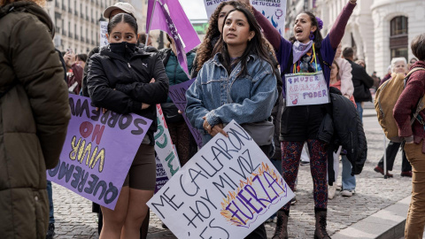 Personas durante la manifestación convocada por la Comisión 8m.