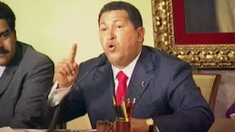 Chávez vuelve a tomarla con el Rey y le exige que se disculpe Chávez vuelve a tomarla con el Rey y le exige que se disculpe