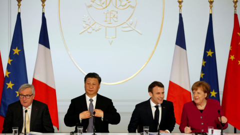 El presidente francés Emmanuel Macron, el presidente chino Xi Jinping, la canciller alemana Angela Merkel y el presidente de la Comisión Europea Jean-Claude Juncker, en su reciente reunión en París. REUTERS El presidente francés Emmanuel Macron, el presidente chino Xi Jinping, la canciller alemana Angela Merkel y el presidente de la Comisión Europea Jean-Claude Juncker, en su reciente reunión en París. REUTERS