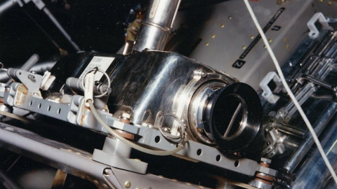 La cámara de televisión del Apolo en su emplazamiento en un lateral del módulo lunar del Apolo 11, desde donde retransmitió el ‘pequeño paso’ de Armstrong. NASA
La cámara de televisión del Apolo en su emplazamiento en un lateral del módulo lunar del Apolo 11, desde donde retransmitió el ‘pequeño paso’ de Armstrong. NASA