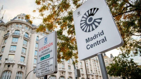Cartel de señalización de entrada al perímetro de Madrid Central. EFE Cartel de señalización de entrada al perímetro de Madrid Central. EFE