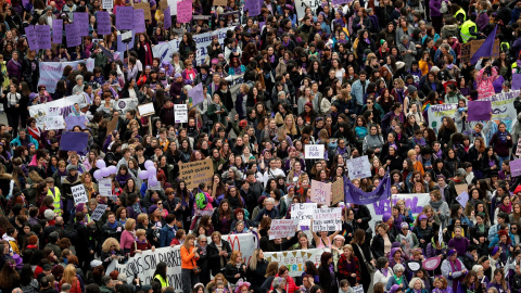 Vista de la manifestación del 8M, en Madrid. REUTERS/Susana Vera Vista de la manifestación del 8M, en Madrid. REUTERS/Susana Vera