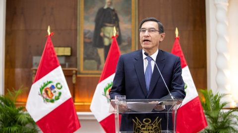 El presidente de Peru Martin Vizcarra, en una comparecencia desde el palacio presidencial en Lima. REUTERS El presidente de Peru Martin Vizcarra, en una comparecencia desde el palacio presidencial en Lima. REUTERS