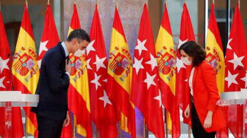 La presidenta de la Comunidad de Madrid, Isabel Díaz Ayuso, y el presidente del Gobierno, Pedro Sánchez. (EFE) La presidenta de la Comunidad de Madrid, Isabel Díaz Ayuso, y el presidente del Gobierno, Pedro Sánchez. (EFE)