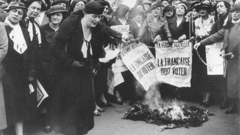Manifestación de las sufragistas de París (1935). Manifestación de las sufragistas de París (1935).