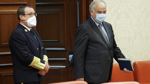 El candidato Ramón Sáez Valcárcel llega a la Comisión Consultiva de Nombramientos del Congreso de los Diputados durante la elección de cuatro magistrados del Tribunal Constitucional, este martes. EFE/ Chema Moya El candidato Ramón Sáez Valcárcel llega a la Comisión Consultiva de Nombramientos del Congreso de los Diputados durante la elección de cuatro magistrados del Tribunal Constitucional, este martes. EFE/ Chema Moya