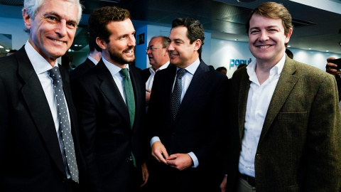 Adolfo Suárez Illana, Pablo Casado, Juanma Moreno, y Alfonso Fernández Mañueco, momentos antes de empezar una reunión de la Junta Directiva Nacional del PP, en enero de 2020. EUROPA PRESS Adolfo Suárez Illana, Pablo Casado, Juanma Moreno, y Alfonso Fernández Mañueco, momentos antes de empezar una reunión de la Junta Directiva Nacional del PP, en enero de 2020. EUROPA PRESS