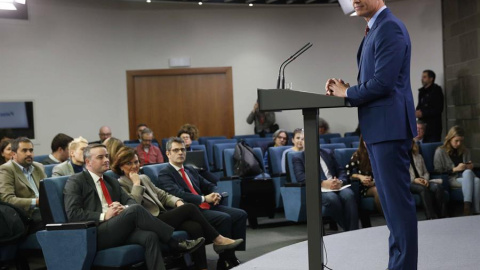 El presidente del Gobierno, Pedro Sánchez, en la comparecencia ante los medios en el Palacio de la Moncloa, en la que informó de la formación de su nuevo Gobierno. EFE/Paco Campos El presidente del Gobierno, Pedro Sánchez, en la comparecencia ante los medios en el Palacio de la Moncloa, en la que informó de la formación de su nuevo Gobierno. EFE/Paco Campos