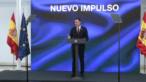 El presidente del Gobierno de España, Pedro Sánchez, durante la presentación del Plan de Recuperación, Transformación y Resiliencia de la Economía española en el palacio de La Moncloa el 7 de octubre de 2020. Pool Moncloa / JM Cuadrado El presidente del Gobierno de España, Pedro Sánchez, durante la presentación del Plan de Recuperación, Transformación y Resiliencia de la Economía española en el palacio de La Moncloa el 7 de octubre de 2020. Pool Moncloa / JM Cuadrado