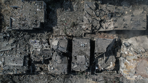 Una vista aérea de los edificios dañados y demolidos tras los ataques aéreos israelíes. Foto: Mohammed Talatene/dpa Una vista aérea de los edificios dañados y demolidos tras los ataques aéreos israelíes. Foto: Mohammed Talatene/dpa