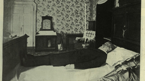 Verdi en su lecho de muerte. Fotografía de Giulio Rossi. L'Illustrazione italiana, año XXVIII, nº 5, 3 de febrero de 1901. Biblioteca di Storia Moderna e Contemporanea de Italia Verdi en su lecho de muerte. Fotografía de Giulio Rossi. L'Illustrazione italiana, año XXVIII, nº 5, 3 de febrero de 1901. Biblioteca di Storia Moderna e Contemporanea de Italia
