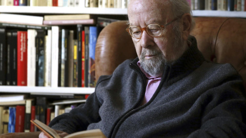 Fotografía de archivo, tomada el 17 de marzo de 2015, del escritor andaluz José Manuel Caballero Bonald, premio Cervantes en 2012, que ha fallecido en Madrid a la edad de 94 años. EFE/Archivo/Paco Campos Fotografía de archivo, tomada el 17 de marzo de 2015, del escritor andaluz José Manuel Caballero Bonald, premio Cervantes en 2012, que ha fallecido en Madrid a la edad de 94 años. EFE/Archivo/Paco Campos
