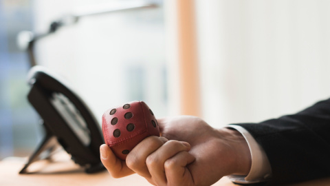 Los jueces juegan a los dados.- Freepik. Los jueces juegan a los dados.- Freepik.