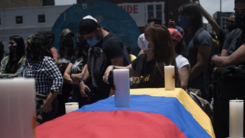 Manifestación contra la violencia policial en Colombia (Bogotá, 13 de septiembre de 2020). Shutterstock / danielr21n Manifestación contra la violencia policial en Colombia (Bogotá, 13 de septiembre de 2020). Shutterstock / danielr21n