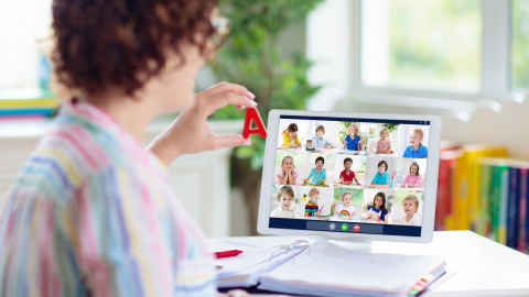 Shutterstock / FamVeld Shutterstock / FamVeld