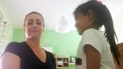 Alicia y su nieta Nayara, ayer. Alicia y su nieta Nayara, ayer.