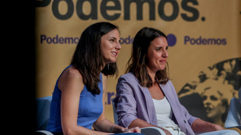 La secretaria general de Podemos y ministra de Derechos Sociales y Agenda 2030 en funciones, Ione Belarra, y la ministra de Igualdad en funciones, Irene Montero, durante un acto de Podemos, en el Teatro Fernando de Rojas, CBA, a 16 de septiembre de 2023, La secretaria general de Podemos y ministra de Derechos Sociales y Agenda 2030 en funciones, Ione Belarra, y la ministra de Igualdad en funciones, Irene Montero, durante un acto de Podemos, en el Teatro Fernando de Rojas, CBA, a 16 de septiembre de 2023,