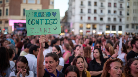 Decenas de personas durante una concentración en apoyo a las campeonas del mundo para reivindicar un deporte libre de violencias machistas, en Callao, a 28 de agosto de 2023, en Madrid (España). - Jesús Hellín / Europa Press Decenas de personas durante una concentración en apoyo a las campeonas del mundo para reivindicar un deporte libre de violencias machistas, en Callao, a 28 de agosto de 2023, en Madrid (España). - Jesús Hellín / Europa Press