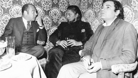 De izquierda a derecha: Jaime Gil de Biedma, Carlos Barral y Juan Marsé De izquierda a derecha: Jaime Gil de Biedma, Carlos Barral y Juan Marsé