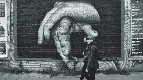 'Breaking Through', muro de Berlín. Foto: EYE DJ / CC BY-NC-ND 2.0 'Breaking Through', muro de Berlín. Foto: EYE DJ / CC BY-NC-ND 2.0