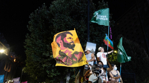 19 de diciembre de 2021, Chile, Santiago: Partidarios del nuevo presidente chileno, Gabriel Boric, de la coalición Apruebo Dignidad, celebran su victoria en la segunda vuelta de las elecciones presidenciales.- Matias Basualdo / Europa Press 19 de diciembre de 2021, Chile, Santiago: Partidarios del nuevo presidente chileno, Gabriel Boric, de la coalición Apruebo Dignidad, celebran su victoria en la segunda vuelta de las elecciones presidenciales.- Matias Basualdo / Europa Press