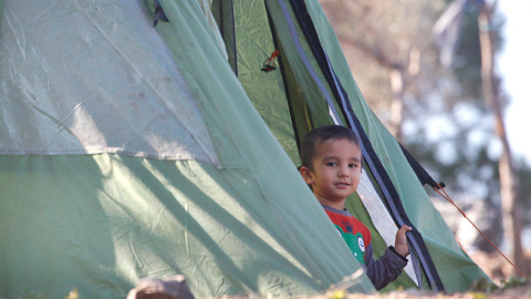Niño en el campo de refugiados de Lesvos, Grecia / Steve Evans (CC BY-NC 2.0) Niño en el campo de refugiados de Lesvos, Grecia / Steve Evans (CC BY-NC 2.0)