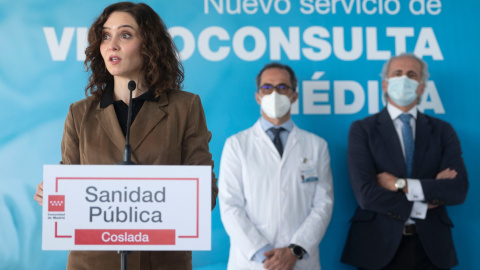 La presidenta de la Comunidad de Madrid, Isabel Díaz Ayuso, comparece en la presentación del funcionamiento de la nueva videoconsulta médica, en el Hospital Universitario de Henares, a 18 de enero de 2022, en Coslada, Madrid, (España).- Alberto Orteg La presidenta de la Comunidad de Madrid, Isabel Díaz Ayuso, comparece en la presentación del funcionamiento de la nueva videoconsulta médica, en el Hospital Universitario de Henares, a 18 de enero de 2022, en Coslada, Madrid, (España).- Alberto Orteg