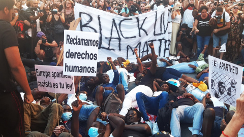 Protesta en Madrid por la masacre en Melilla tras el intento de salto de valla del 24 de junio. Diana Moreno masacre Melilla