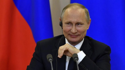 El presidente ruso, Vladímir Putin, sonríe durante una rueda de prensa. Imagen de archivo. EFE/Yuri Kadobn El presidente ruso, Vladímir Putin, sonríe durante una rueda de prensa. Imagen de archivo. EFE/Yuri Kadobn
