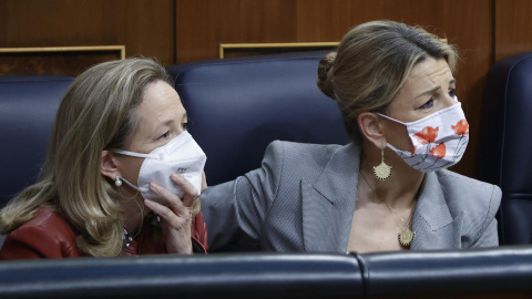 Las ministras de Asuntos Económicos y Transformación Digital, Nadia Calviño, y de Trabajo, Yolanda Díaz, asisten a la sesión de control al Gobierno, este miércoles, en el Congreso de los Diputados. EFE/Mariscal Las ministras de Asuntos Económicos y Transformación Digital, Nadia Calviño, y de Trabajo, Yolanda Díaz, asisten a la sesión de control al Gobierno, este miércoles, en el Congreso de los Diputados. EFE/Mariscal