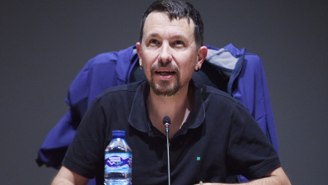 El exlíder de Podemos Pablo Iglesias, durante la presentación de su libro 'Medios y cloacas', a 11 de noviembre de 2022 en Sevilla (Andalucía, España). El exlider de Podemos, Pablo Iglesias, acude a Sevilla a presentar su nuevo libro. Joaquin Corcher El exlíder de Podemos Pablo Iglesias, durante la presentación de su libro 'Medios y cloacas', a 11 de noviembre de 2022 en Sevilla (Andalucía, España). El exlider de Podemos, Pablo Iglesias, acude a Sevilla a presentar su nuevo libro. Joaquin Corcher