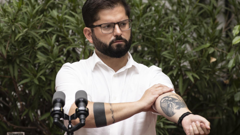 El presidente de Chile, Gabriel Boric, es visto durante una conferencia de prensa con los medios internacionales, hoy en el Palacio de La Moneda en Santiago (Chile).- EFE El presidente de Chile, Gabriel Boric, es visto durante una conferencia de prensa con los medios internacionales, hoy en el Palacio de La Moneda en Santiago (Chile).- EFE