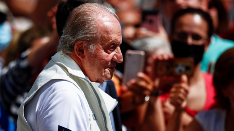 El rey Juan Carlos, a su llegada al Club Náutico de Sanxenxo. REUTERS/Pedro Nunes El rey Juan Carlos, a su llegada al Club Náutico de Sanxenxo. REUTERS/Pedro Nunes