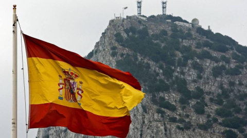 Gibraltar subirá los impuestos del tabaco, el alcohol y las gasolina tras el brexit. / EFE Gibraltar subirá los impuestos del tabaco, el alcohol y las gasolina tras el brexit. / EFE