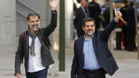 Jordi Cuixart i Jordi Sànchez de camí cap a l'Audiència Nacional Jordi Cuixart i Jordi Sànchez de camí cap a l'Audiència Nacional
