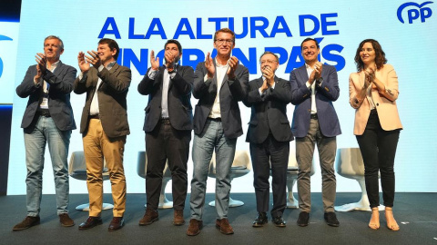 Los presidentes autonómicas del PP flanquean a Feijóo. - PP Los presidentes autonómicas del PP flanquean a Feijóo. - PP