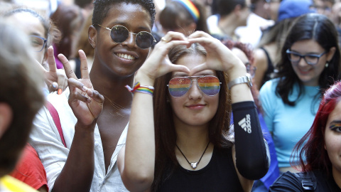 Varias personas durante una manifestación por el Orgullo LGTBI, a 28 de junio de 2022, en Palma de Mallorca, Baleares (España). Con esta marcha, que se celebra bajo el lema '30 años de lucha. Derechos y resiliencia’, durante el Día Internacional de Varias personas durante una manifestación por el Orgullo LGTBI, a 28 de junio de 2022, en Palma de Mallorca, Baleares (España). Con esta marcha, que se celebra bajo el lema '30 años de lucha. Derechos y resiliencia’, durante el Día Internacional de