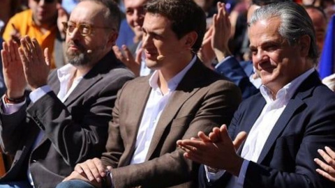 Girauta y De Quinto flanqueando en un acto a Albert Rivera. - Ciudadanos Girauta y De Quinto flanqueando en un acto a Albert Rivera. - Ciudadanos