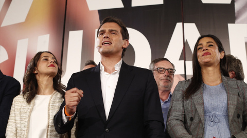 Inés Arrimadas, Albert Rivera y Begoña Villacís tras las elecciones catalanas en las que Cs se convirtió en el partido más votado. Eduardo Parra / Europa Press(Foto de ARCHIVO)28/4/2019 Inés Arrimadas, Albert Rivera y Begoña Villacís tras las elecciones catalanas en las que Cs se convirtió en el partido más votado. Eduardo Parra / Europa Press(Foto de ARCHIVO)28/4/2019